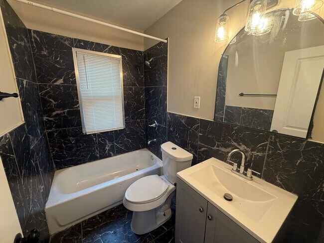 Building Photo - Renovated 3-Bedroom Home – We Welcome Sect...