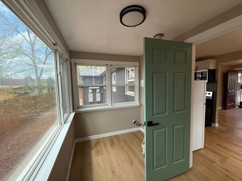 Building Photo - 39 Sunflower Rd