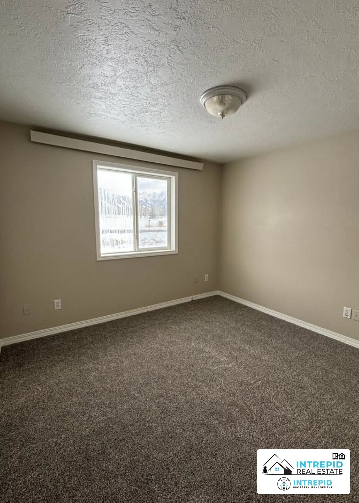 Building Photo - 180 Scrub Oak Dr