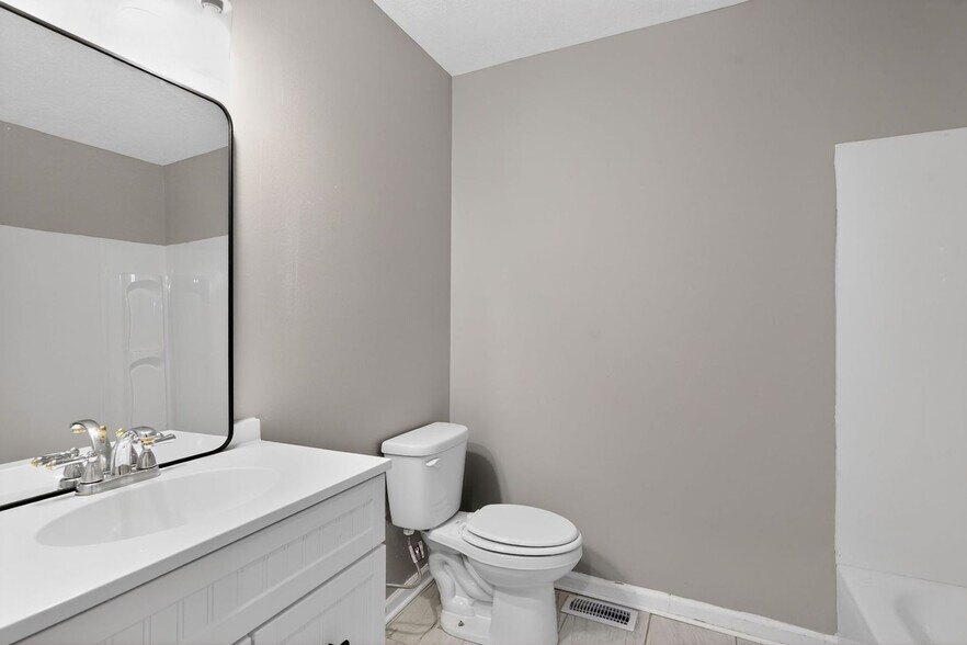 Building Photo - 1148 Fitzpatrick Rd