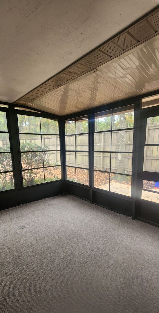 Building Photo - 2/2 in Timberway II!