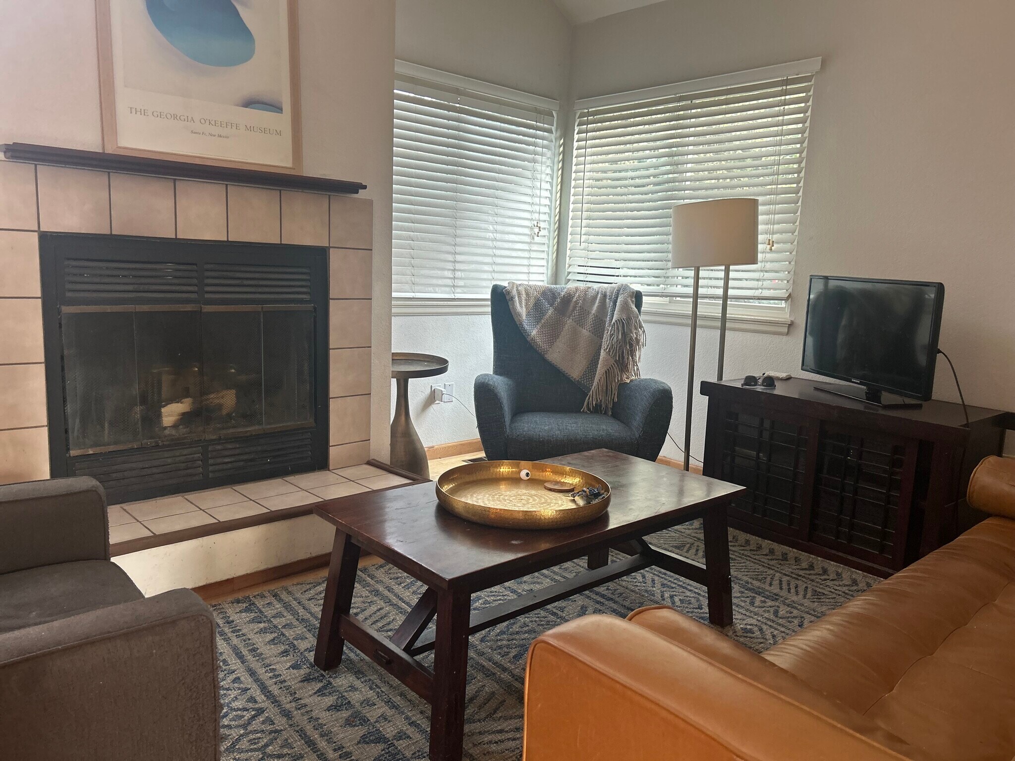 Living room - 332 Buchanan Ct