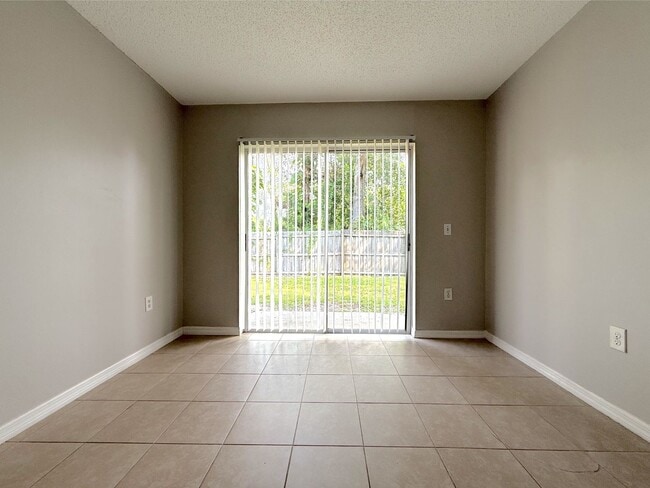 Building Photo - 3/2 Home with a 1-Car Garage in Apopka