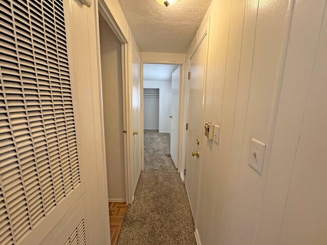 Building Photo - 70210 CA-111