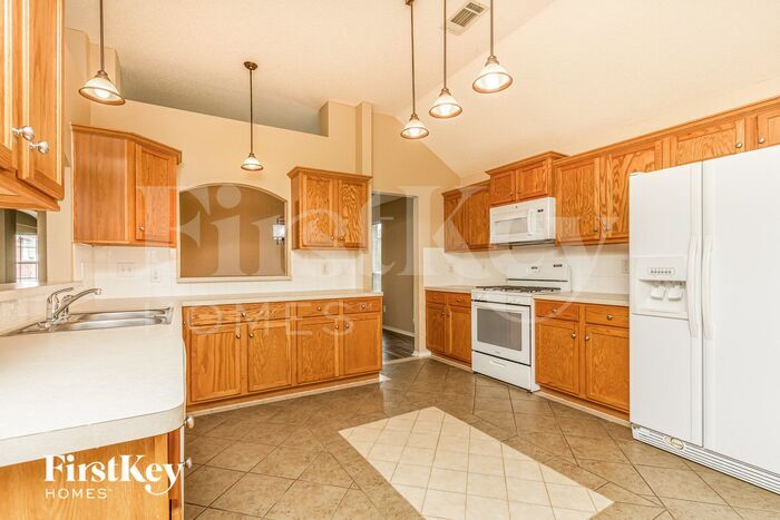 Building Photo - 608 Norwood Dr