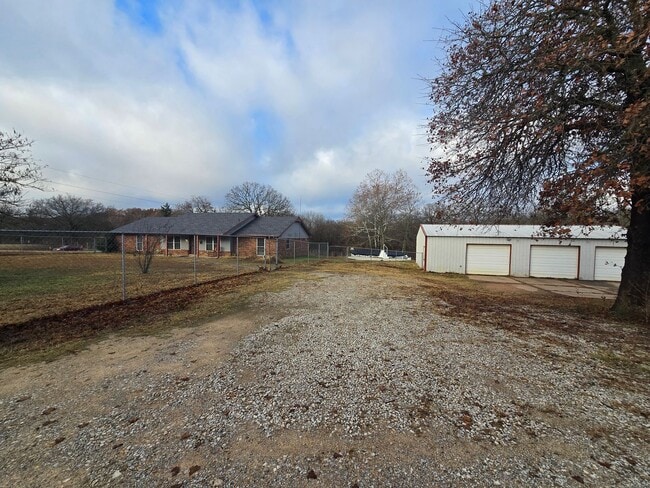 Building Photo - 4 bedroom 2 bath home in Seminole!