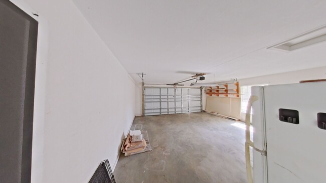 Building Photo - 3/2 in Casselberry with Awesome Lot and La...