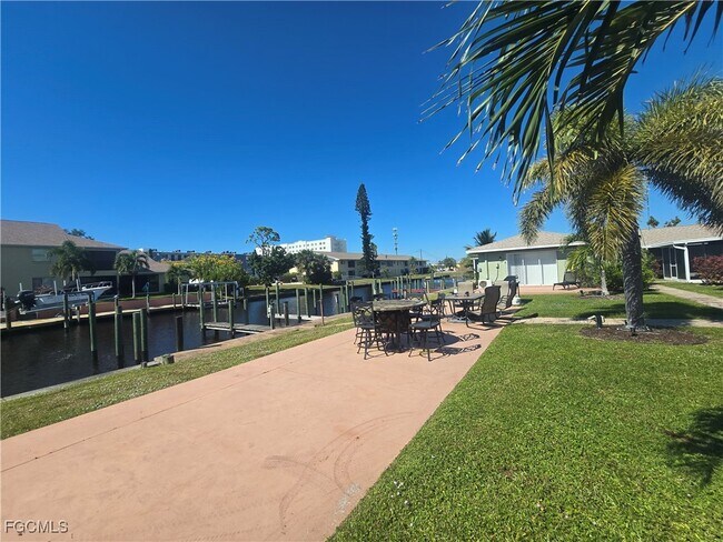 Building Photo - 4910 Viceroy St