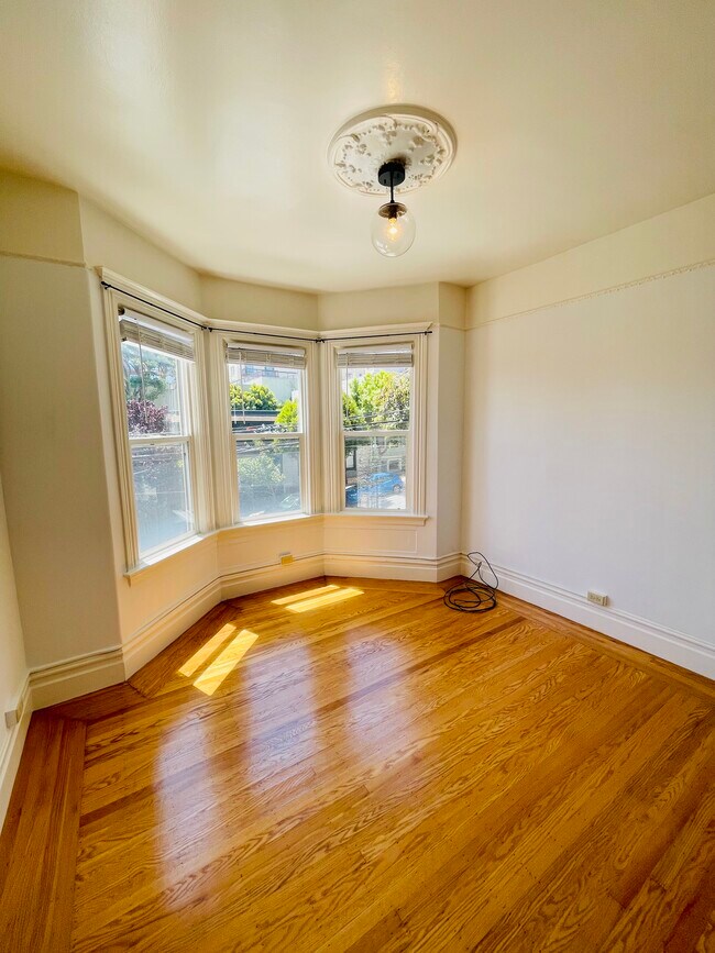 Building Photo - 2632 Post St