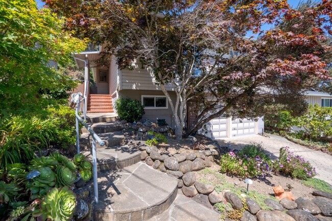 Building Photo - 1523 Valdez Way
