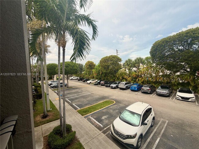Building Photo - 6861 SW 44th St