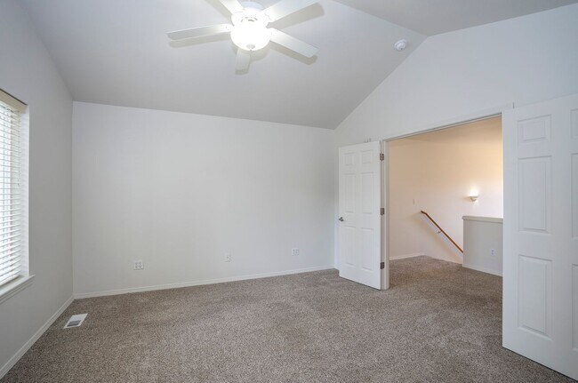 Building Photo - Very Nice 3 Bedroom Home - Cul de sac!