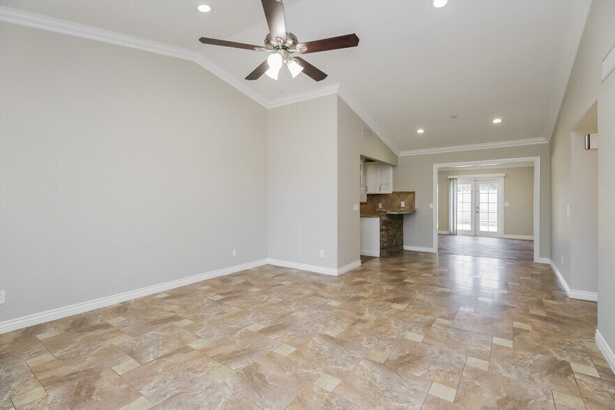 Building Photo - 1401 N Ironwood St