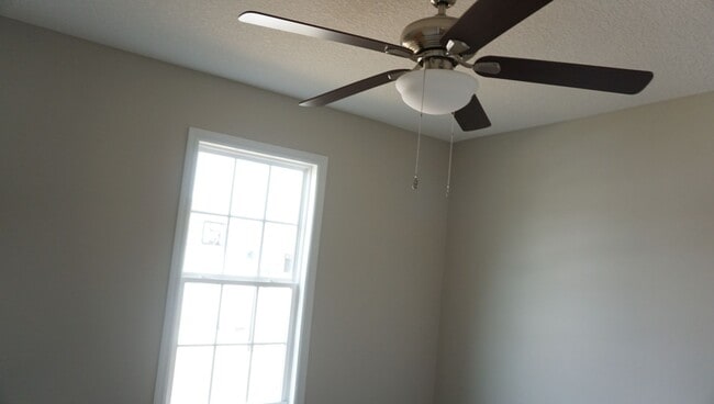 Building Photo - New home in Northlake S/D