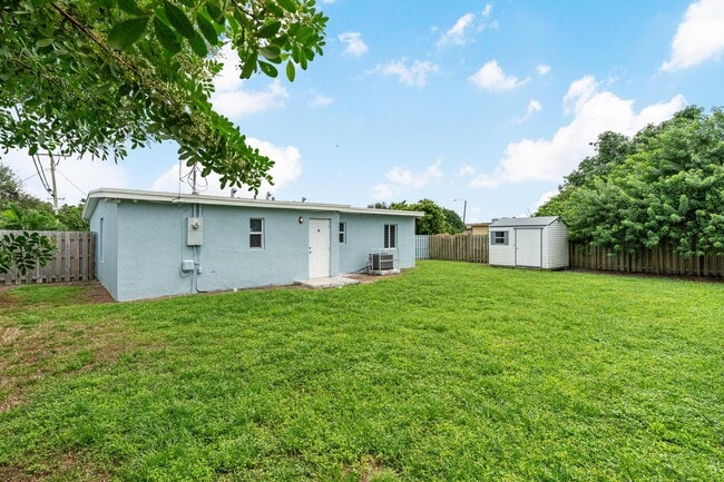 Building Photo - 16110 NW 26th Ave