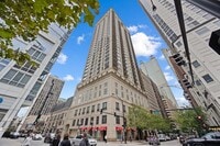 Building Photo - 10 E Delaware Pl