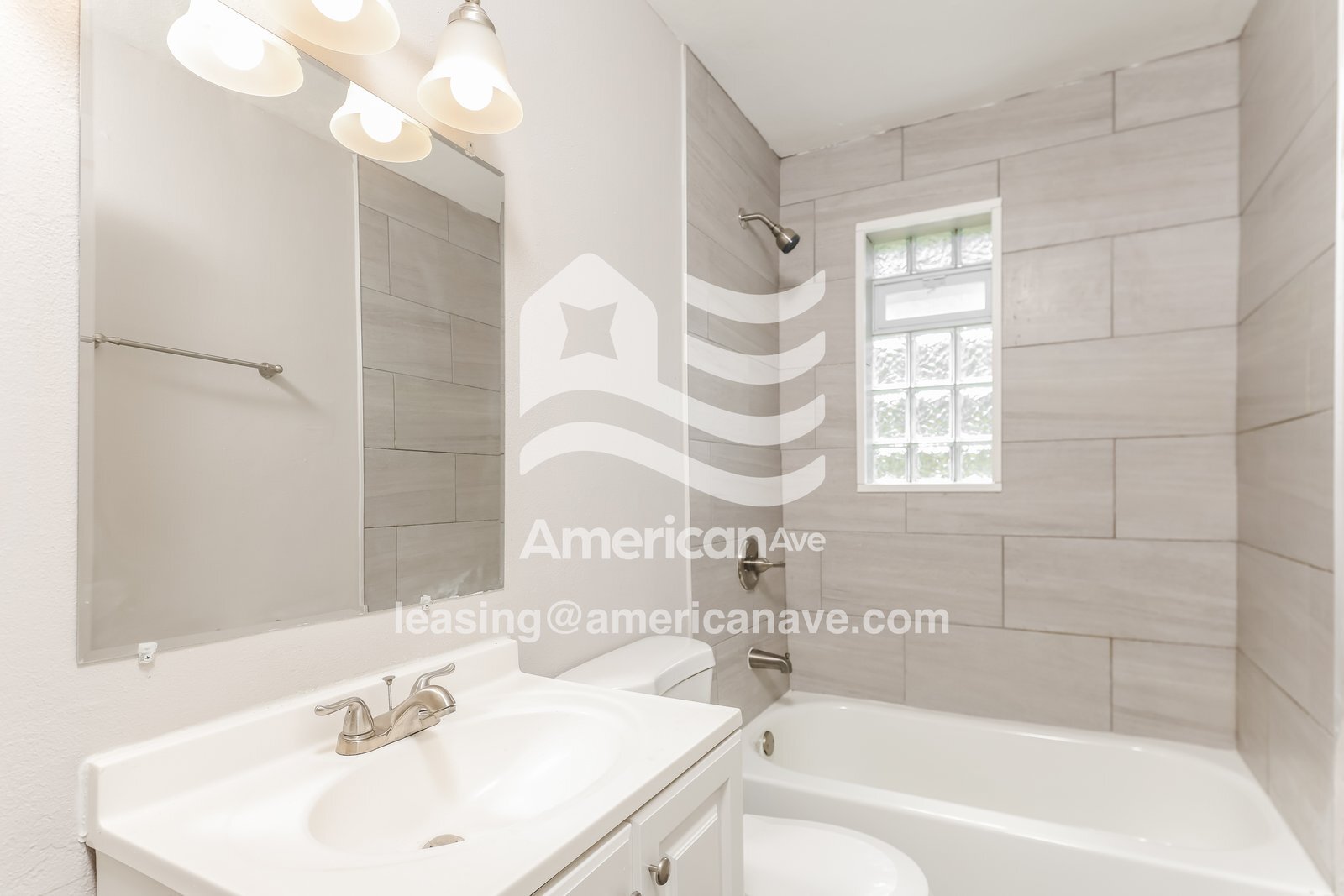 Building Photo - 526 Harriet St