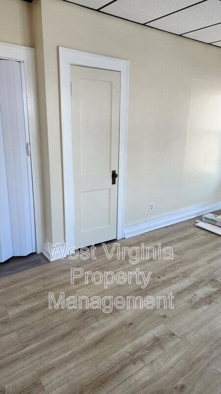 Building Photo - 415 Woodlawn Ave