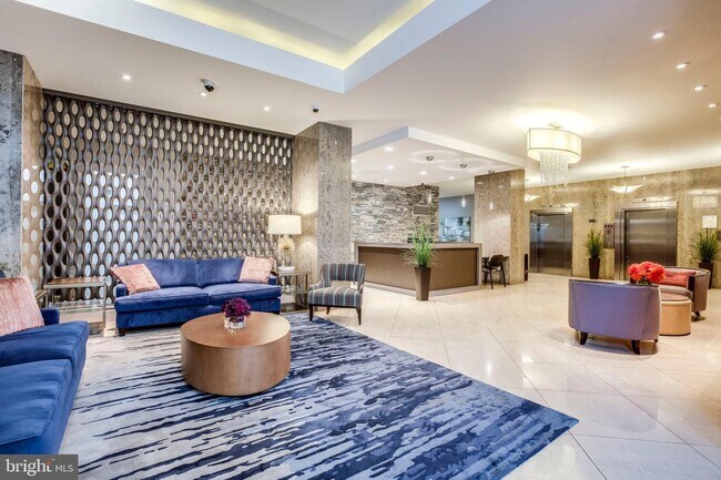 Building Photo - 1011 Arlington Blvd