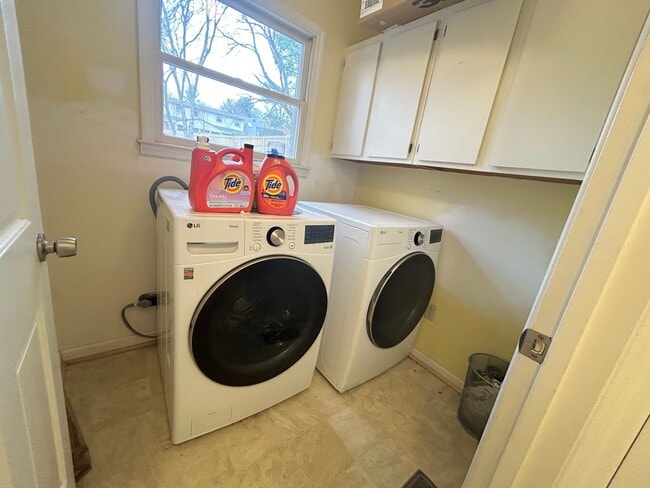 Building Photo - Spacious Home in Blacksburg VA.