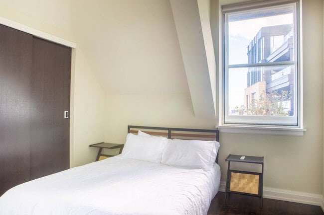 Building Photo - 225 E Michigan St