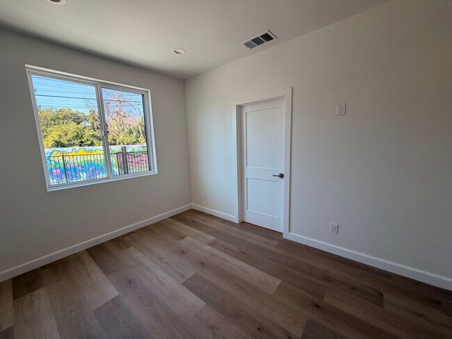 Building Photo - New Construction 3BR 2.5BA • Open Concept • A/C • Near USC $1,000.00 Off One Month's Rent Move In...