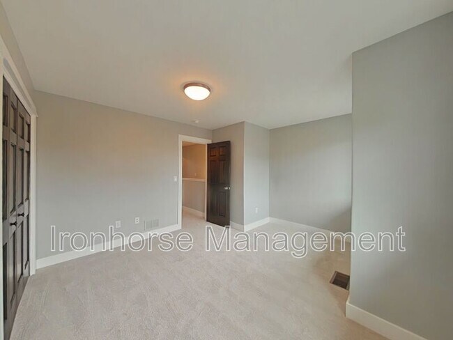 Building Photo - 2930 Warbler Way