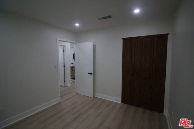 Building Photo - 3541 Homeland Dr