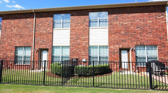 Building Photo - 2 br, 2.5 bath Condo - 253 Club Circle Dri...