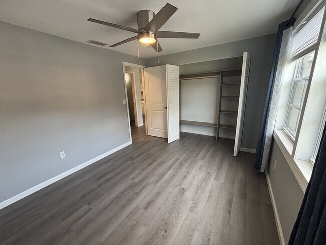 Building Photo - 4022 Beaver Ln