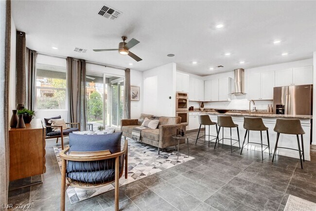 Building Photo - 7586 Lush Oasis Ave.