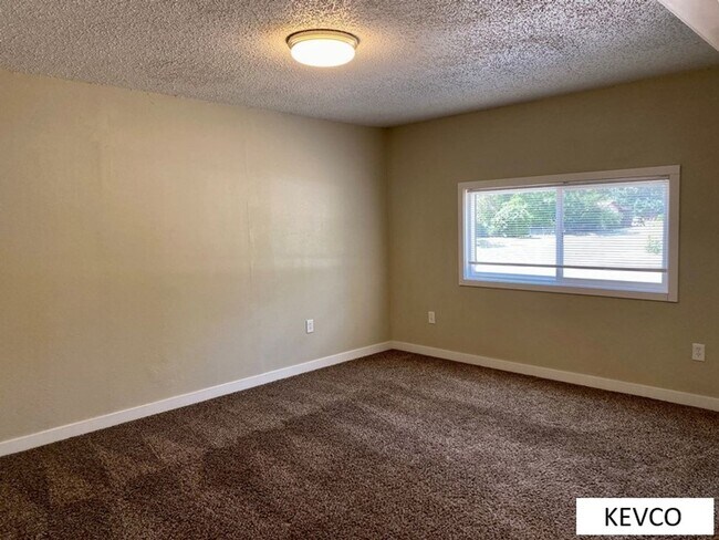 Building Photo - Remodeled Home With Huge Backyard