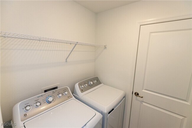 Building Photo - 16572 Kingwood Ln