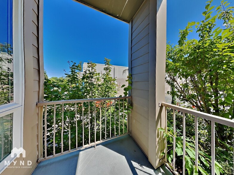 Building Photo - 2222 152nd Ave NE