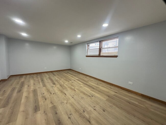 Building Photo - 3000 N Austin Ave