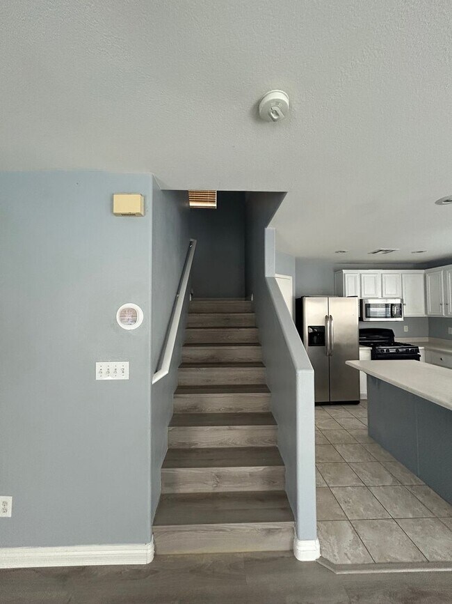 Building Photo - Silverado Ranch 3 bedroom