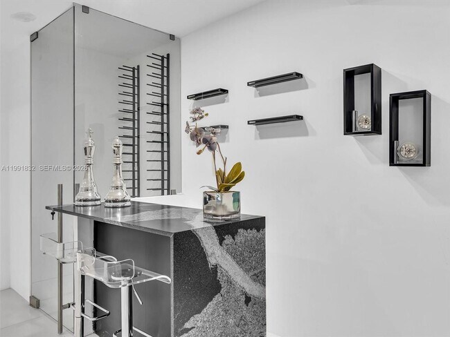 Building Photo - 3010 Alton Rd