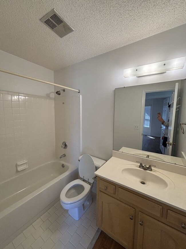 Building Photo - 2 Bed 2 Bath Pelham Available for immediat...