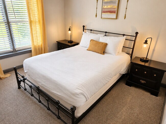 Building Photo - 10 Bridlewood Ct
