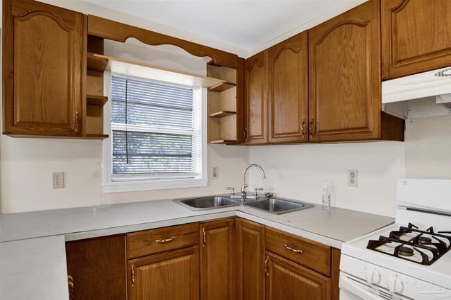 Building Photo - 3206 N Miller St