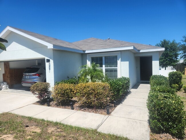Building Photo - 750 Greenshank Dr