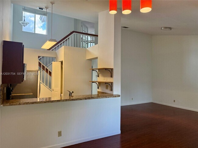 Building Photo - 9435 SW 140th Ct