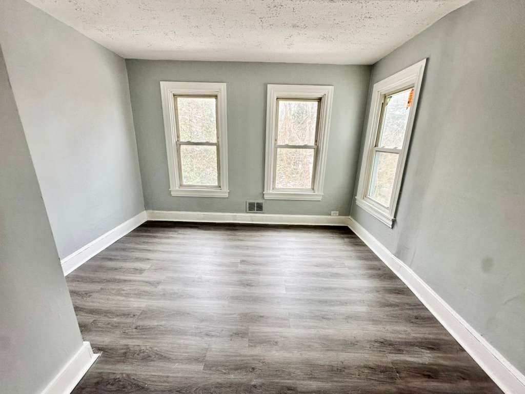 Building Photo - 275 S Broad St