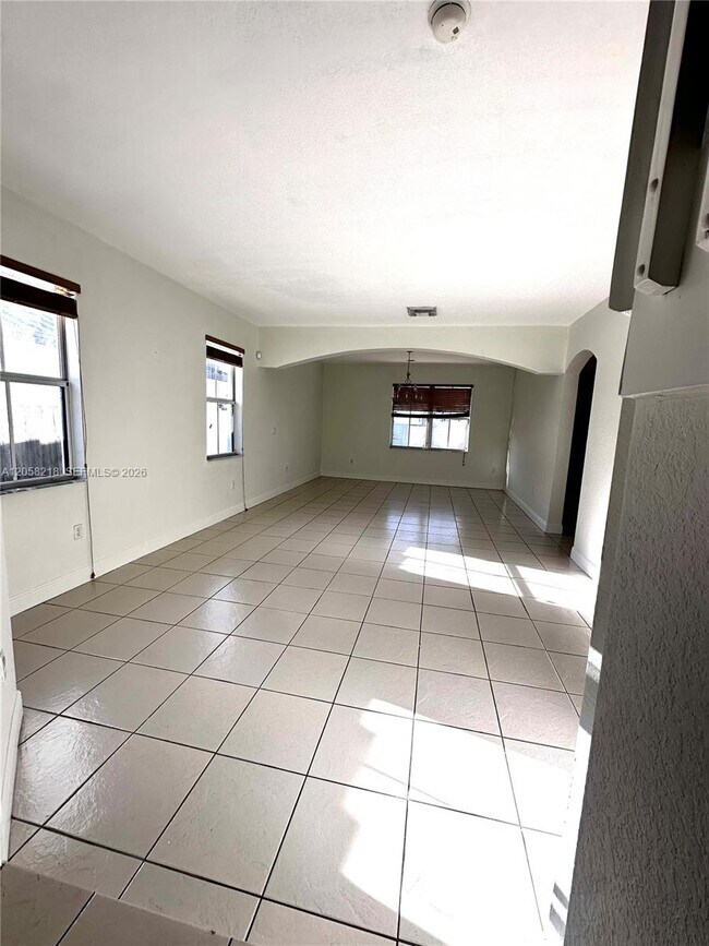 Building Photo - 14521 SW 13th Terrace
