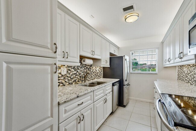 Building Photo - 13960 Nesting Way