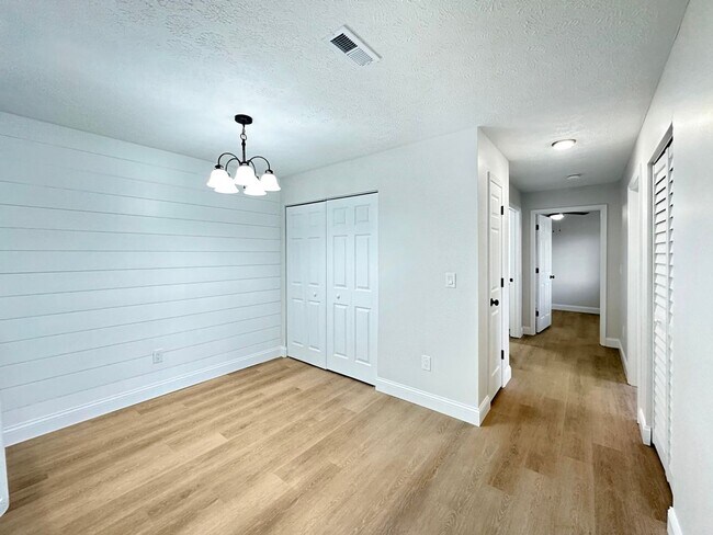 Building Photo - Castle Schools*********Affordable**********Newburgh Indiana 2 Bedroom