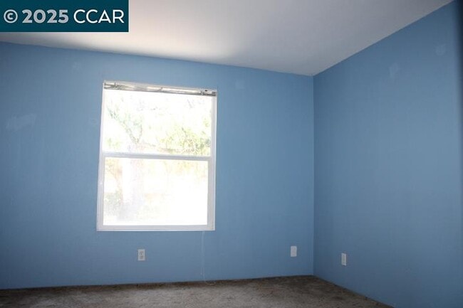 Building Photo - 5266 Sunset Dr