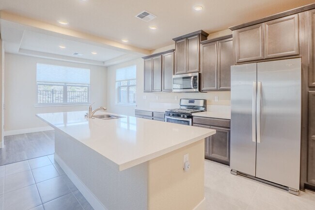 Building Photo - 3 Bedroom | 2 Bath | 2 Car | Private backyard