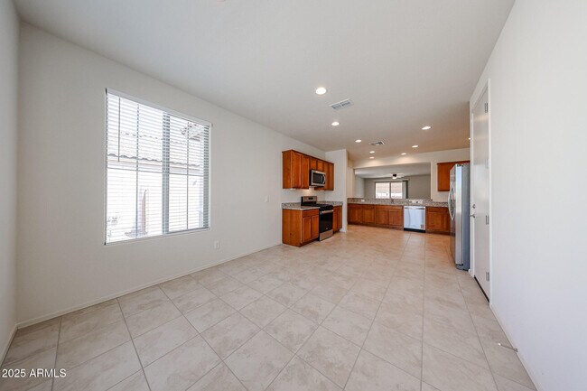Building Photo - 7148 W Bent Tree Dr