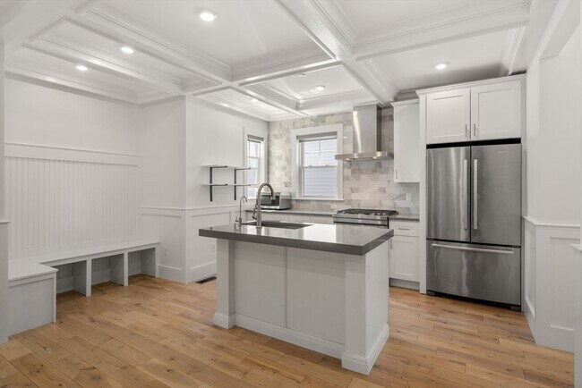 Building Photo - 36 Trull St